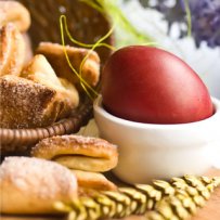 FOOD - GREECE - TRADITION - EASTER - RED EGG