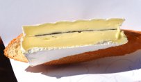 Brie με τρούφες