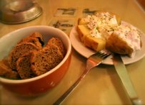 Ypovrihio (The Submarine), small portions of greek food with a twist