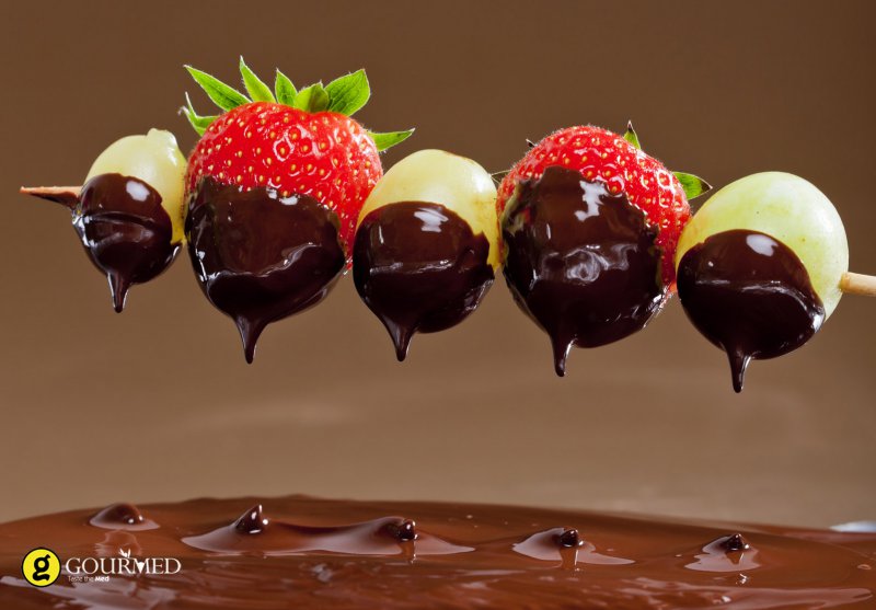 Φοντύ σοκολάτας με φρούτα