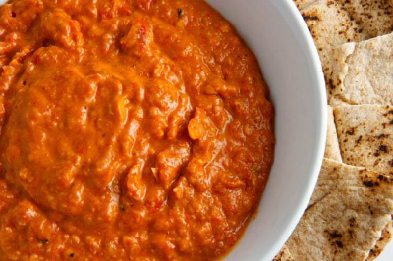 Dip with Sundried Tomatoes and white beans