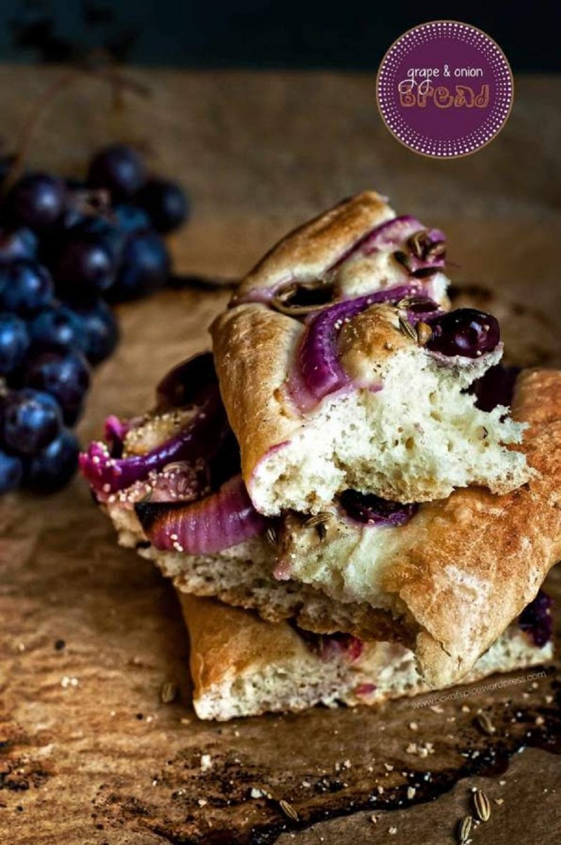 Grape & Onion Bread {with fennel and poppy seeds}