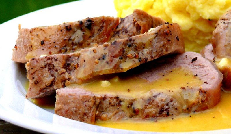 Pork Fillet with Mustard Sauce 