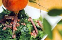  GREEN SALAD WITH POMEGRANATE